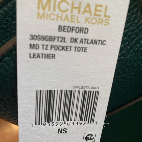 Michael Michael Kors Signature Bedford Pocket Tote - Picture 6 of 6